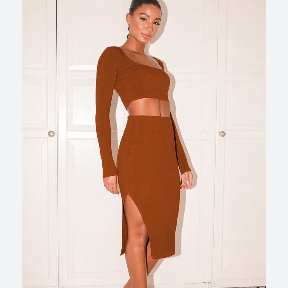 Lulu’s Rust Orange Ribbed Two-Piece Midi Skirt and Crop Top